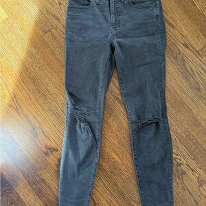 Madewell Women's Charcoal Distressed Skinny Jeans